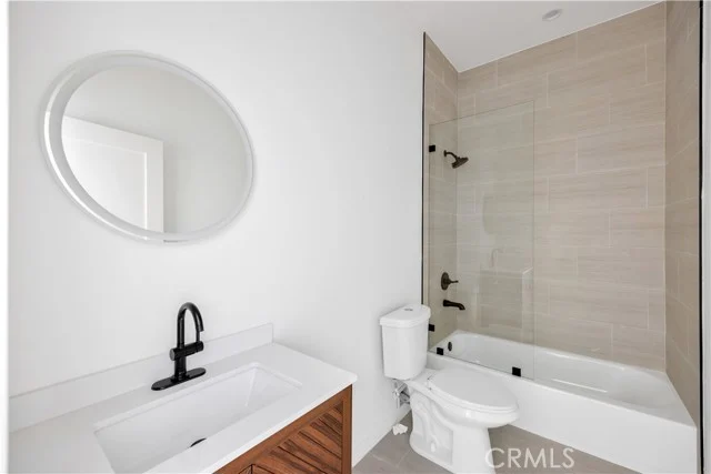 10905 Dalerose Avenue photo 5