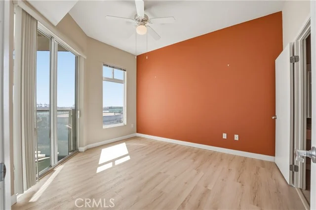 488 E Ocean #1518 photo 3