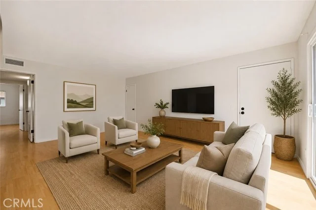 5055 Coldwater Canyon Avenue #105 photo 3