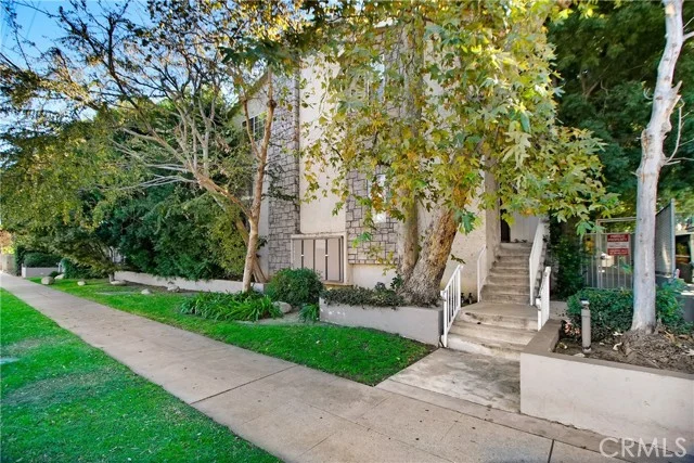 16800 saticoy #4 photo 2