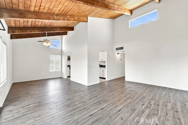 18350 Hatteras #211 photo 5