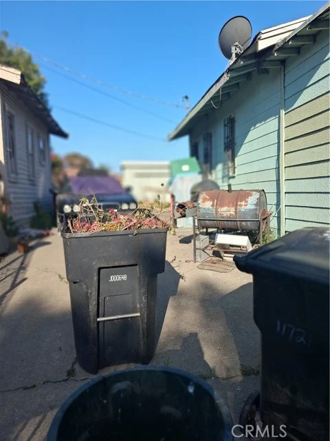 11720 S San Pedro photo 4