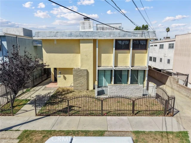 145 W Hillcrest Boulevard photo 3