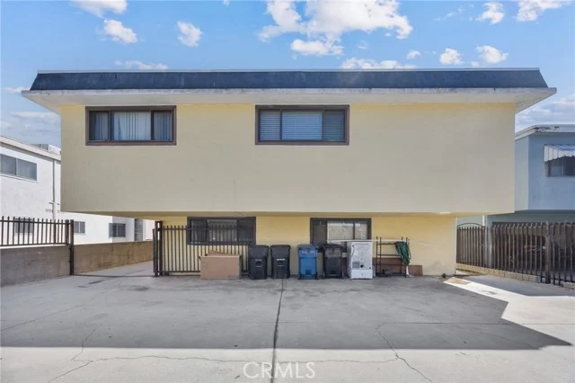 145 W Hillcrest Boulevard photo 4