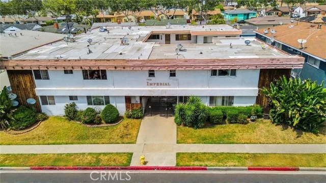 2535 W Imperial #5 photo 2