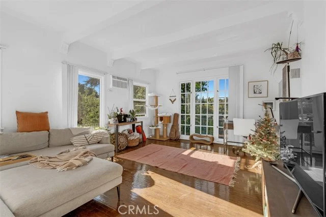 534 S Coronado photo 2