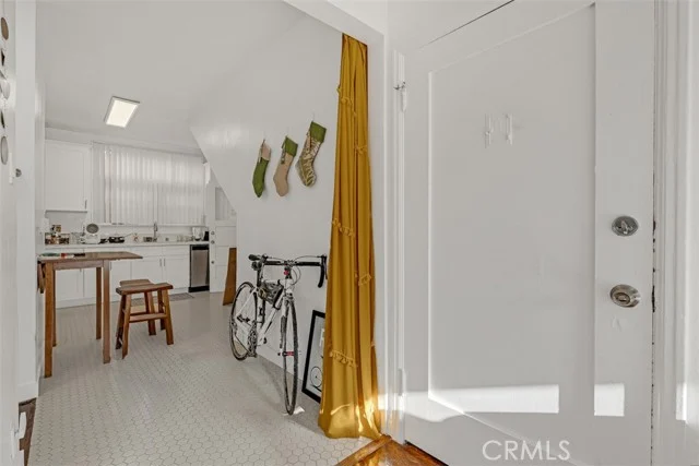 534 S Coronado photo 4