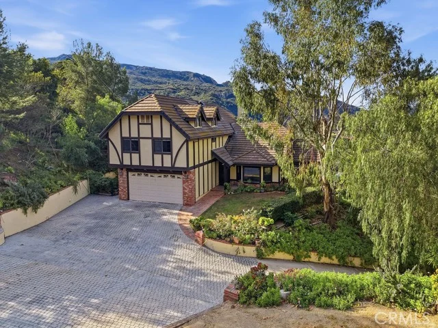 24300 Sylvan Glen photo 3