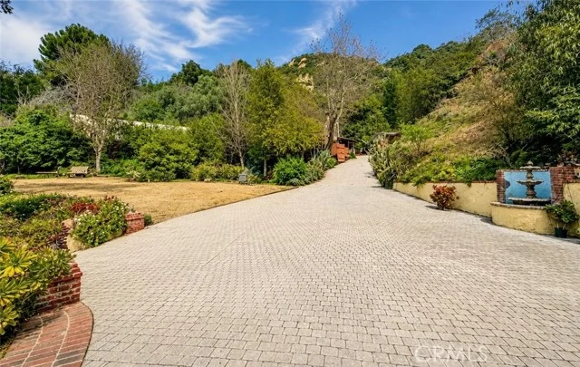 24300 Sylvan Glen photo 4