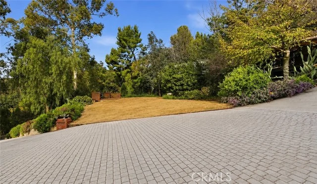 24300 Sylvan Glen photo 5