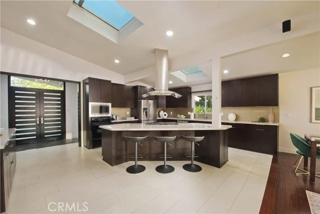 4347 Coronet photo 4
