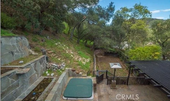 1843 N Beverly Glen photo 5