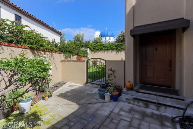 5755 Avenida Estoril photo 3