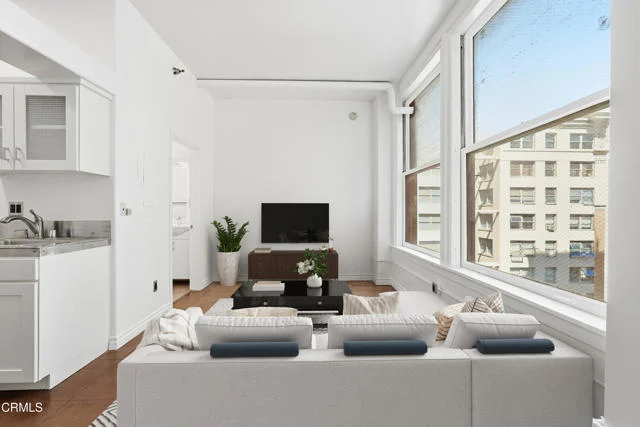 215 W 7th Street #1003, Los Angeles
