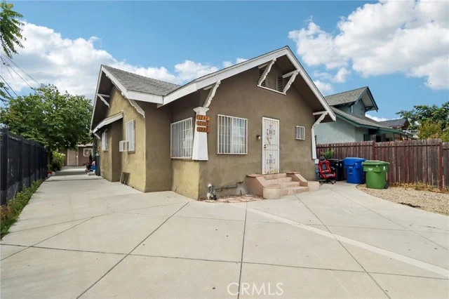 1242 E 43rd photo 2