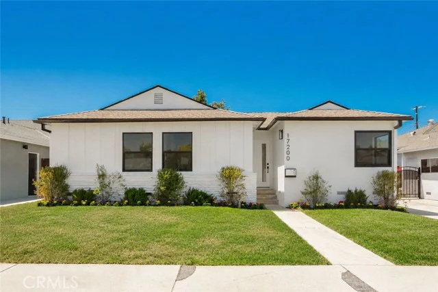 17200 Lanark Street photo 2