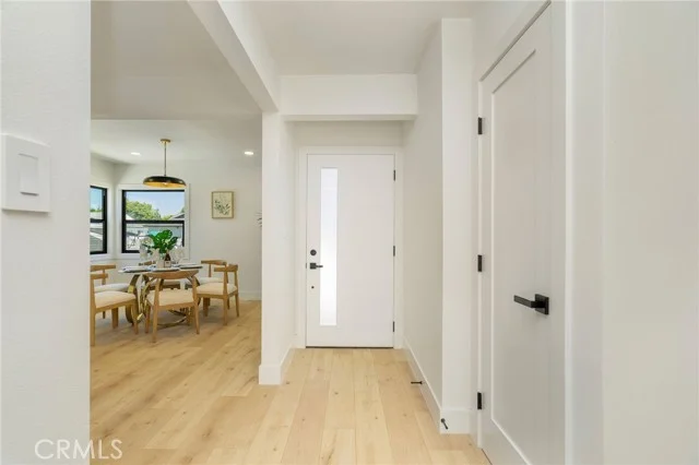 17200 Lanark Street photo 3