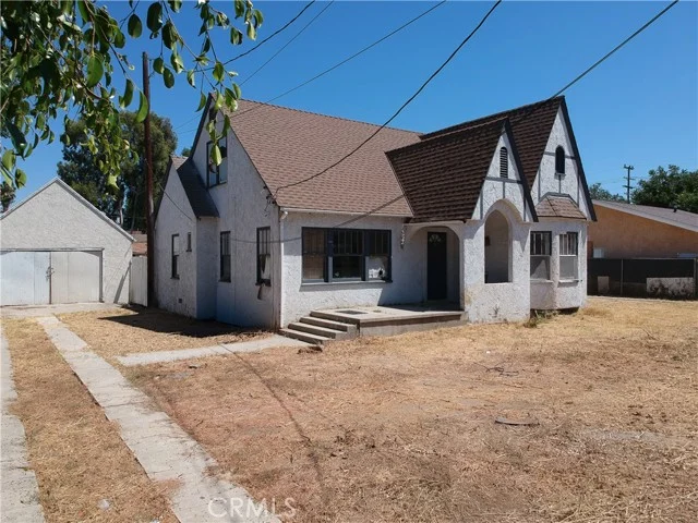 6824 Tyrone photo 4