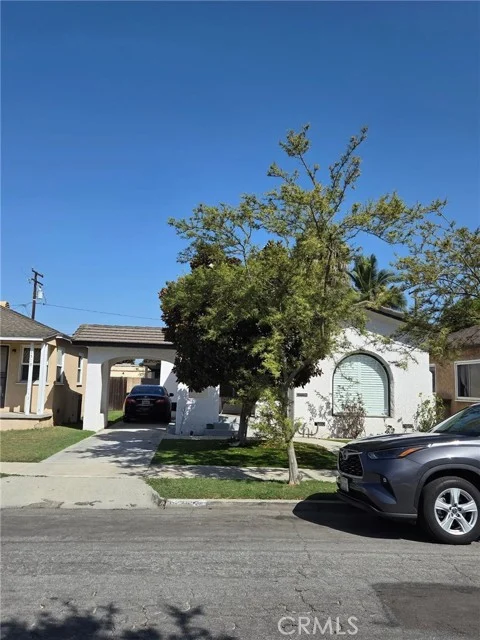 1525 E Poinsettia photo 2