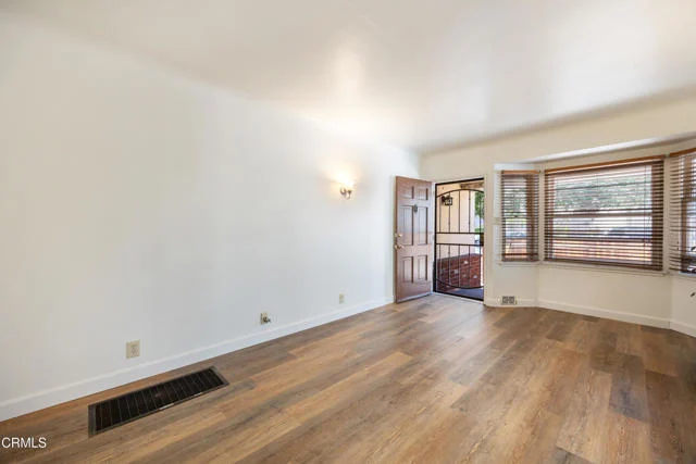 2338 Highbury Avenue photo 3