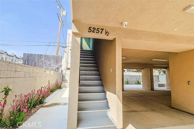 5261 Harmony Avenue photo 3