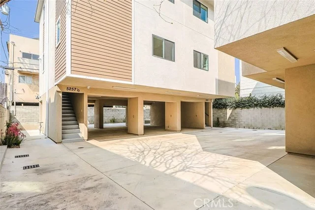 5261 Harmony Avenue photo 4