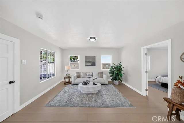 822 N Fickett photo 5