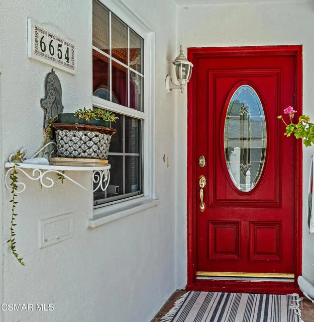 6654 Murietta Avenue photo 2