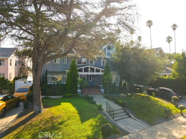 4440 Victoria Park photo 4