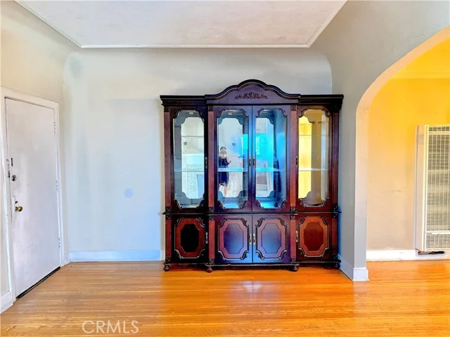 632 N Detroit photo 4