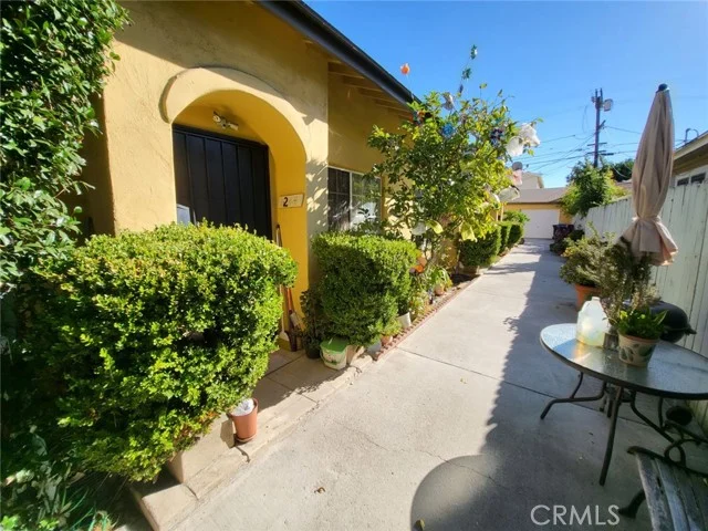 1240 S Muirfield Road photo 2