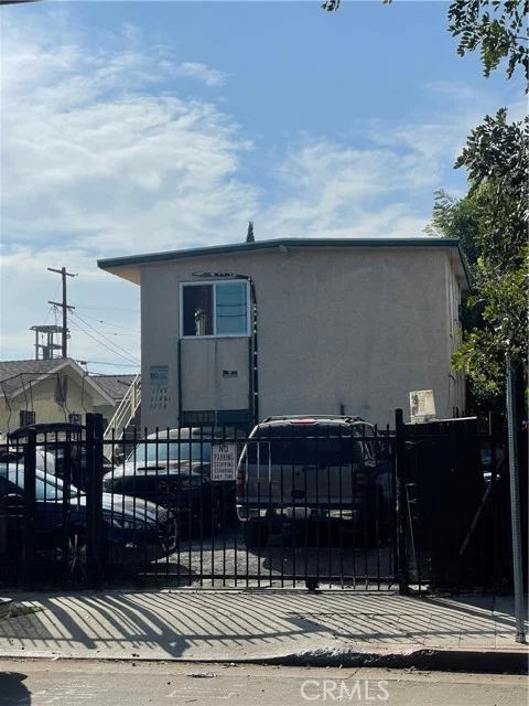 1150 E 51st photo 2