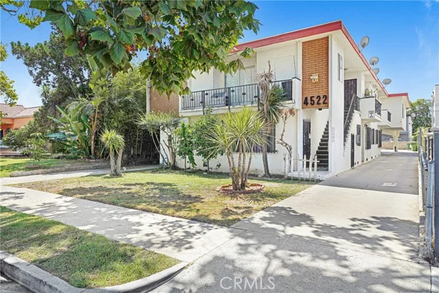 4522 St Charles Place photo 2