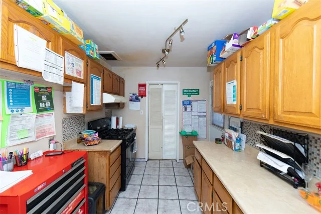 100 W Barclay photo 5