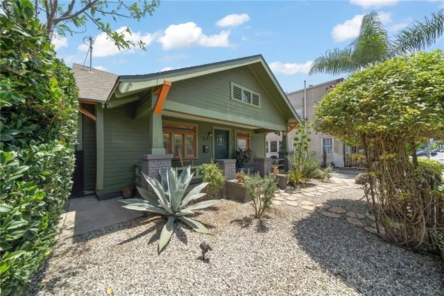 1014 Magnolia photo 2