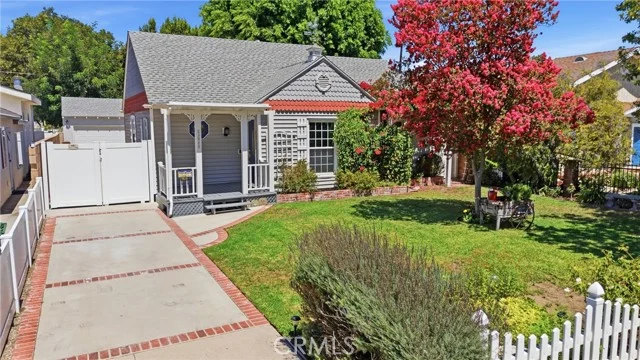 11957 Collins Street photo 2