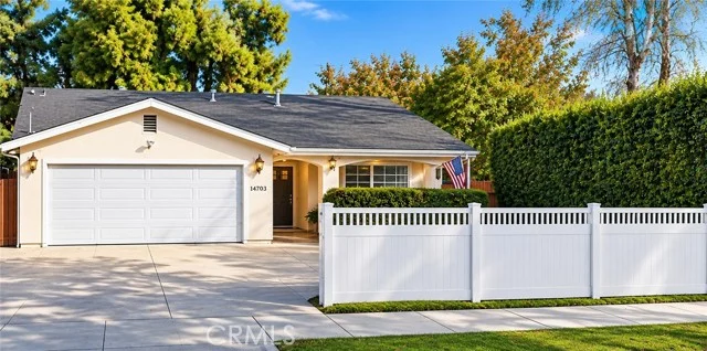 14703 Archwood, Van Nuys