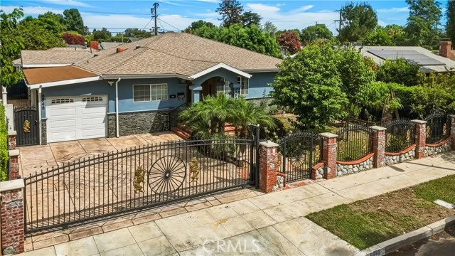 6846 Jellico Avenue photo 2