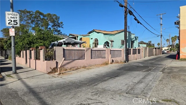 2540 Hauser Boulevard, Los Angeles