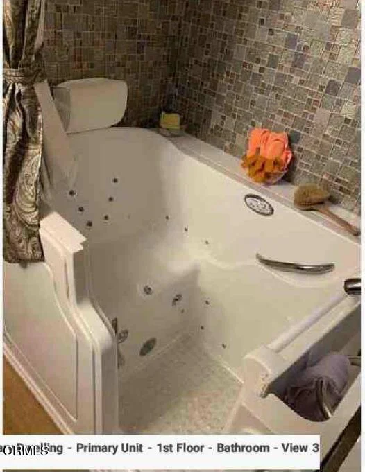 1652 W 67th Street photo 4
