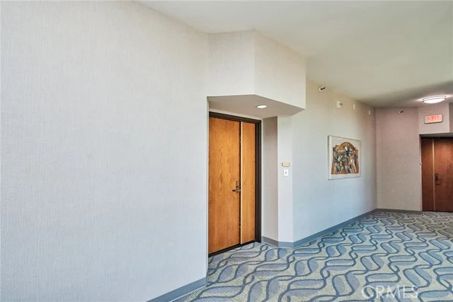 1310 E Ocean #1005 photo 3