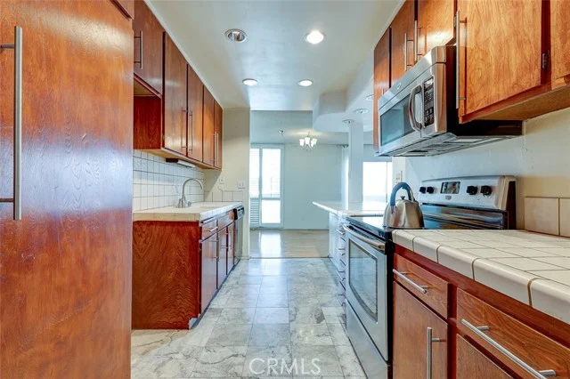 5454 Zelzah Avenue #215 photo 3