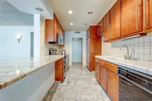 5454 Zelzah Avenue #215 photo 4