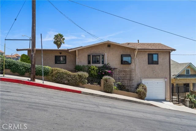 1024 Figueroa Terrace photo 2