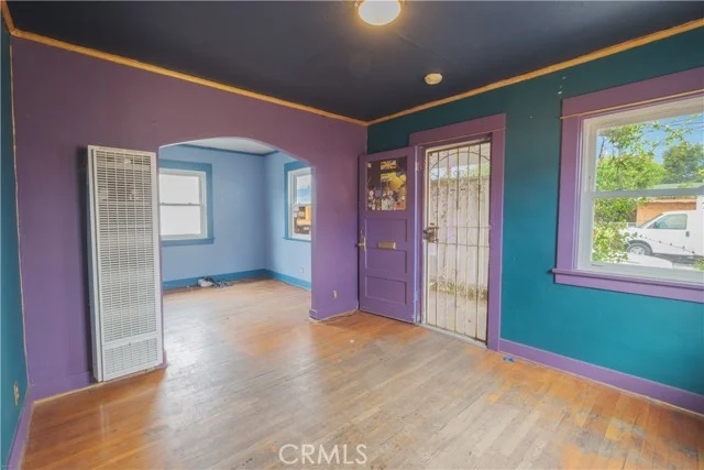 5716 Hubbard photo 3