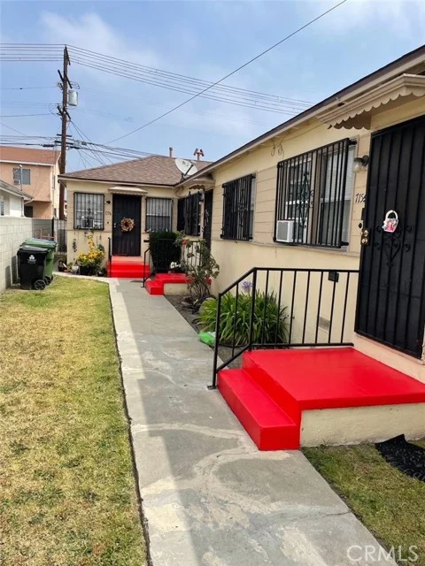 719 ½ W 78th, Los Angeles