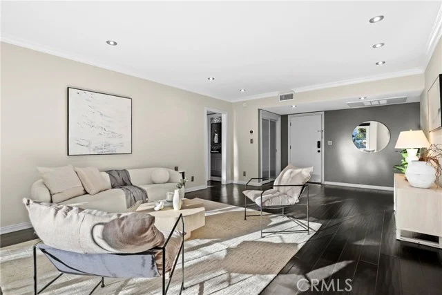 1203 N Sweetzer #118 photo 4