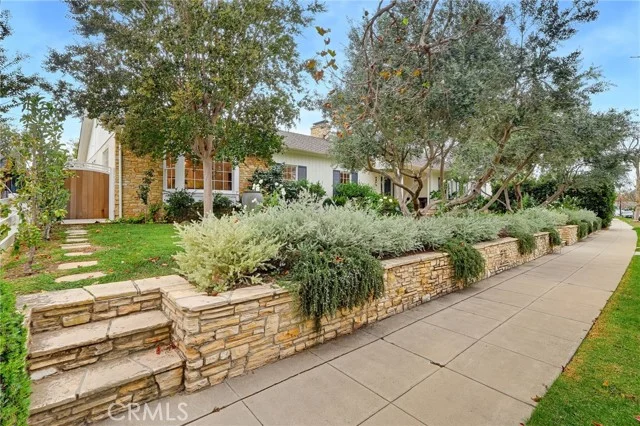 4455 California Avenue photo 2