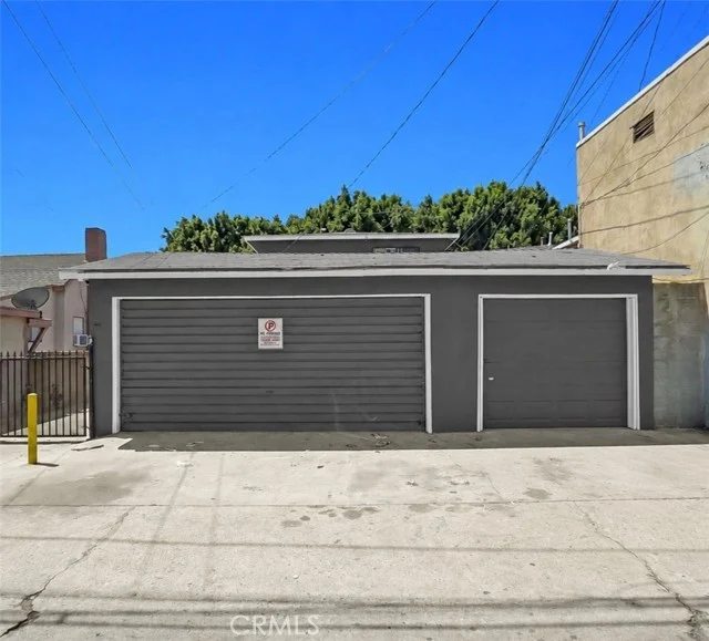 3249 E 4th photo 2