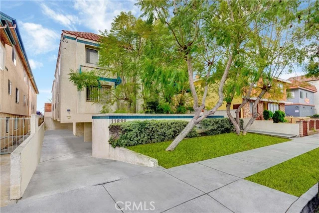 11638 York Avenue #4 photo 3